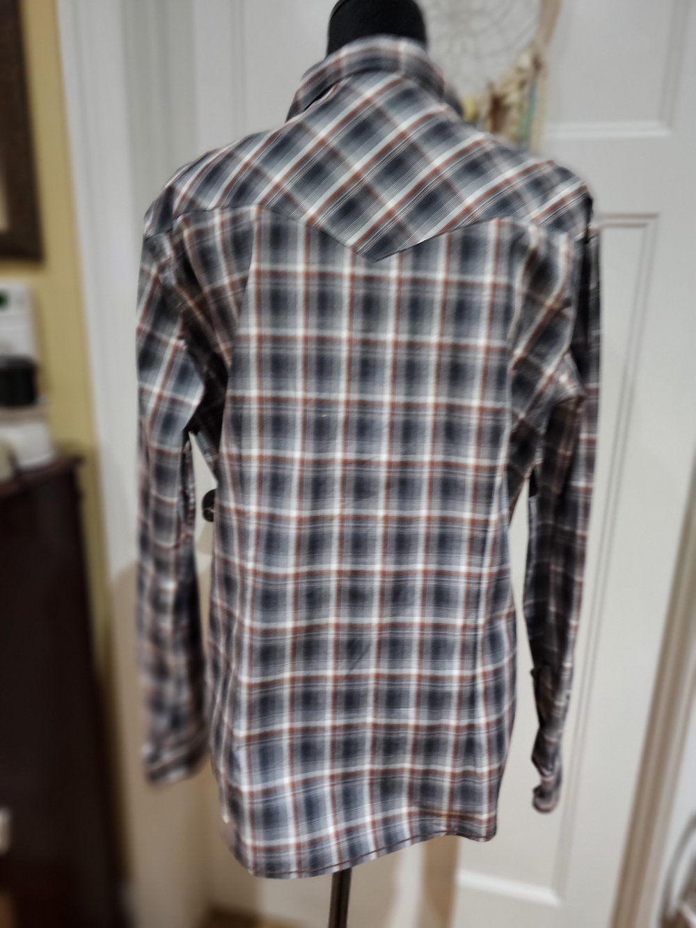 Womens Plaid Western-Style Pearl Snap Front Blouse With Embrodiery - Picture 3 of 8